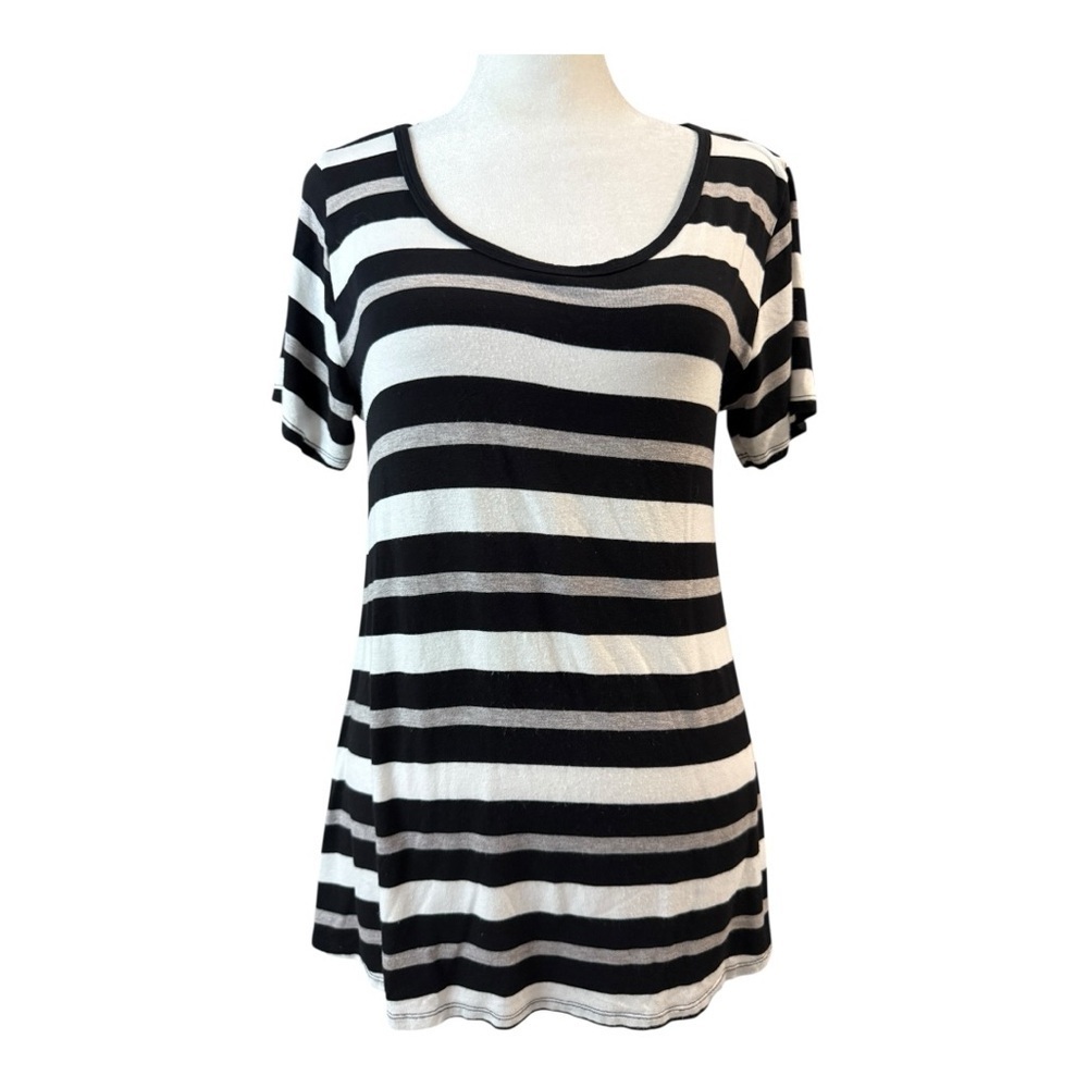 LulaRoe Tee XS Black Gray White Stripes Hi-Low Hem